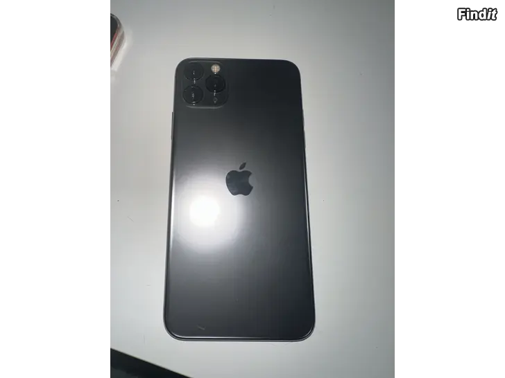 Myydään säljes 2st telefoner