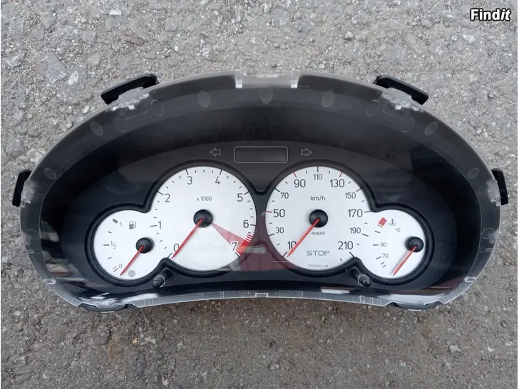 Myydään Peugeot 206 2008 mittaristo 9659729180