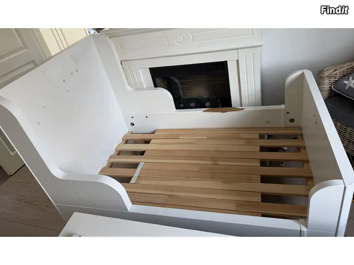 Säljes Busunge växasäng från Ikea