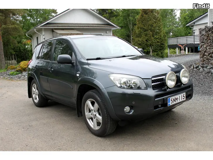 Säljes Huippusiisti, juuri katsastettu, hyvä huoltohistoria, luotettava neliveto Toyota Rav4 Diesel