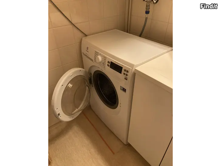 Säljes Electrolux tvättmaskin, modell mindre
