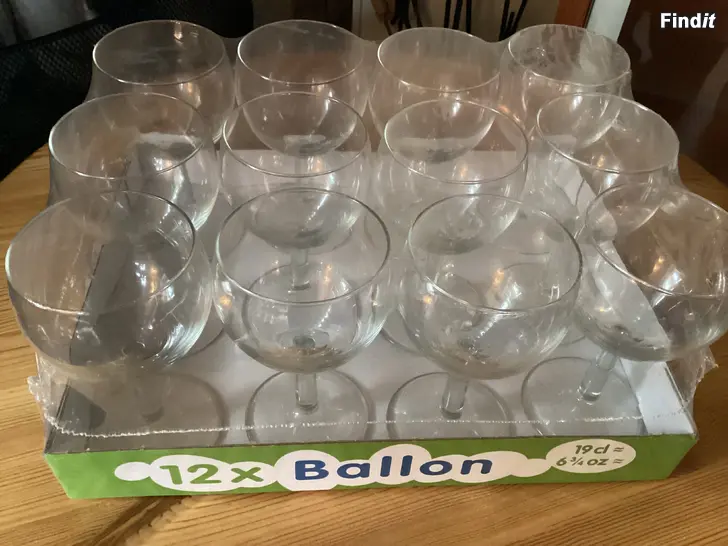 Säljes 12 Glas på fot säljes