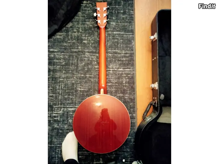 Säljes Tenneseen Kitarabanjo 6 kielinen laukulla