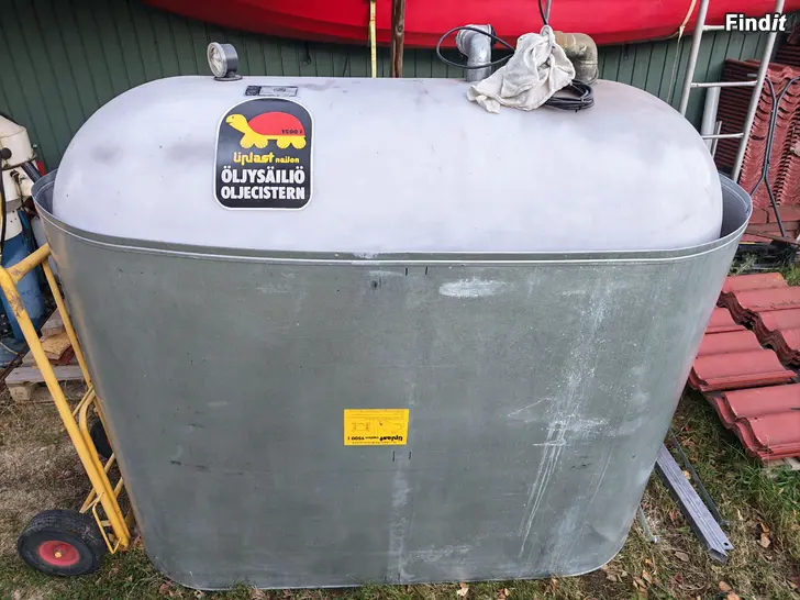 Säljes Brännoljetank 1500L