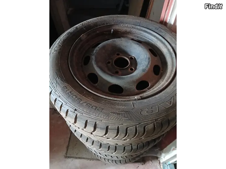 Myydään Hyvät kesärenkaat 205 60 15