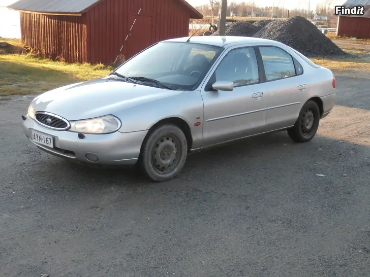 Säljes Ford Mondeo 2.5 v6 Ghia 2000