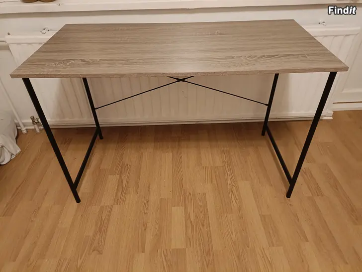 Myydään Työpöytä vandborg 60cm x 120cm