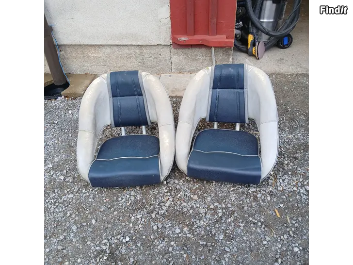 Säljes 2 st stolar båt