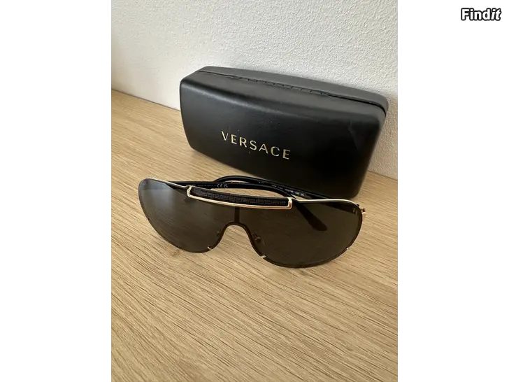 Myydään Versace solglasögon