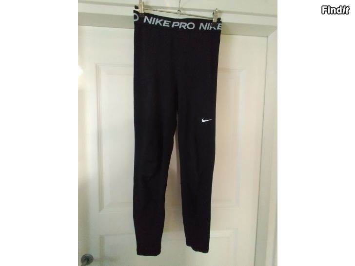 Säljes Nike PRO tights, Puma shorts o Stronger tights storlek S