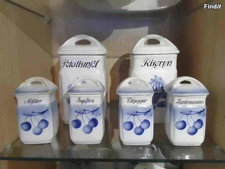 Säljes Fina porslinsburkar med lock