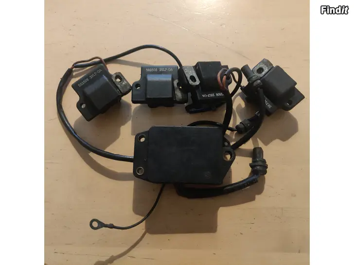 Myydään Johnson/ Evinrude v4 cdi ja puolat