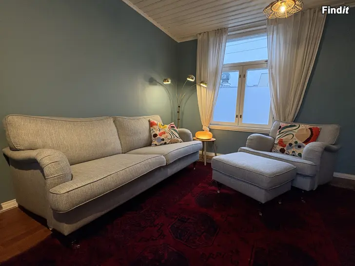 Myydään Soffa, fåtölj och fotpall