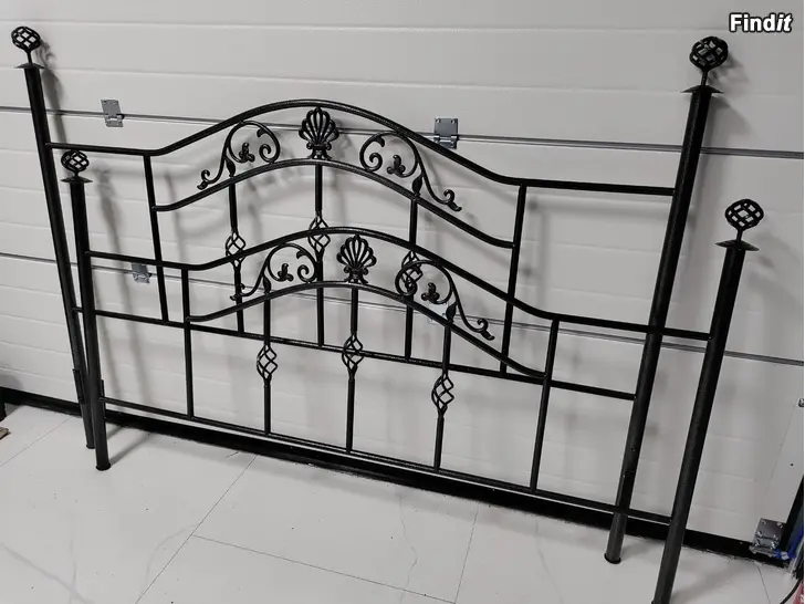 Säljes Metallstomme för parsäng