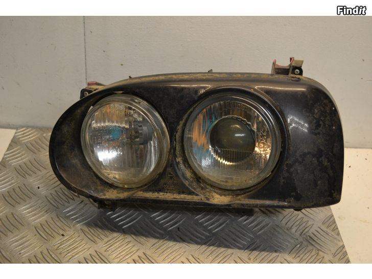 Säljes Volkswagen Golf III 92-98 ajovalo umpio tarvike vasen headlight left