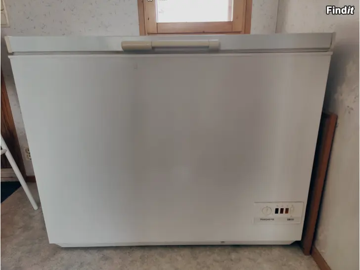 Myydään Frysbox 182l