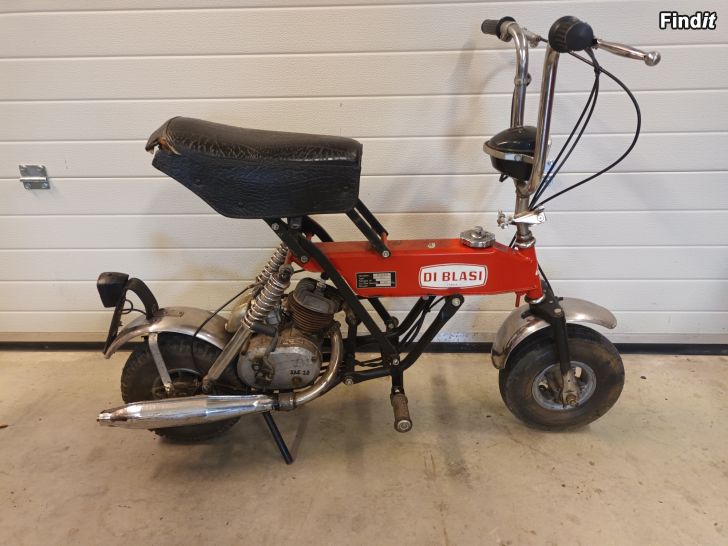 Säljes Gammal Hopfällbar DiBlasi moped