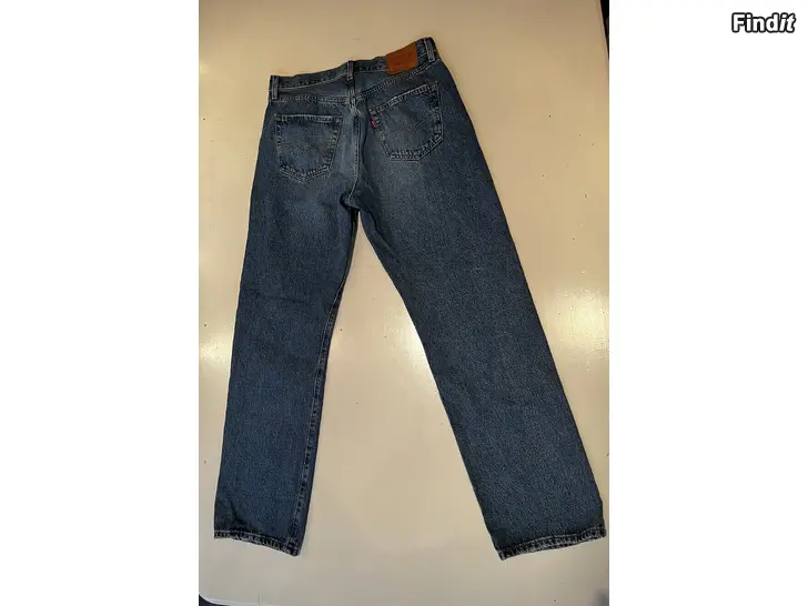 Myydään Levis 501 90s jeans