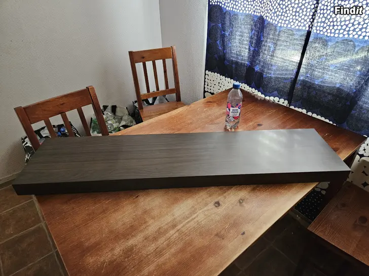 Säljes Ikea Lack vägghylla