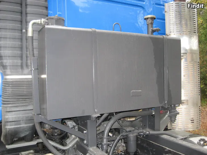 Myydään HYDRAULIIKKASÄILIÖ 270 l, 0400-227083 PORI