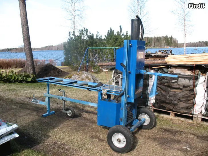 Säljes VEDKLYV  OCH SLÄPVAGN