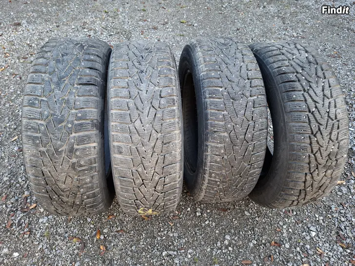 Säljes 4st Nokian Nordman 7 dubbdäck 195/65R15