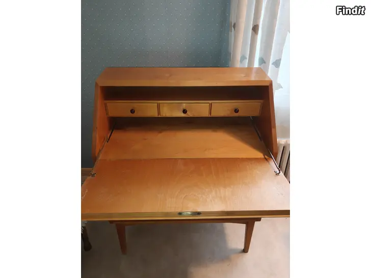 Säljes Vintage skrivbyrå / byrå i trä