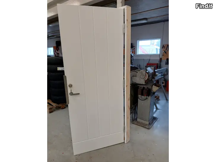 Säljes Ytterdörr, 9x21 höger