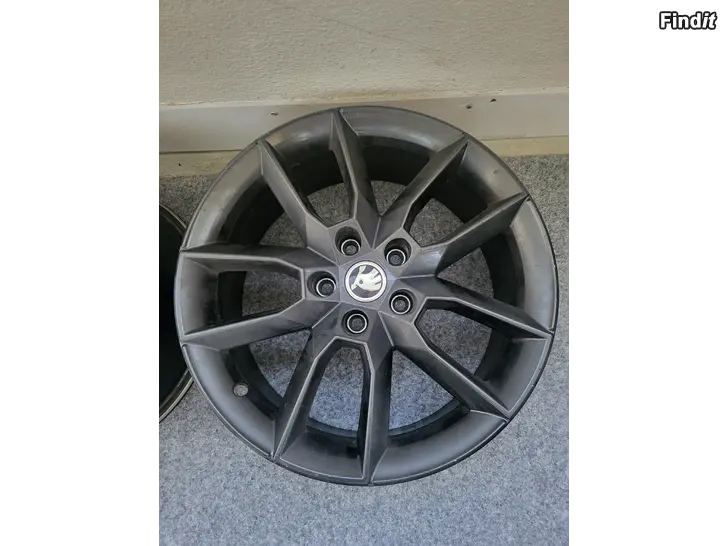 Myydään Skoda rs vanteet