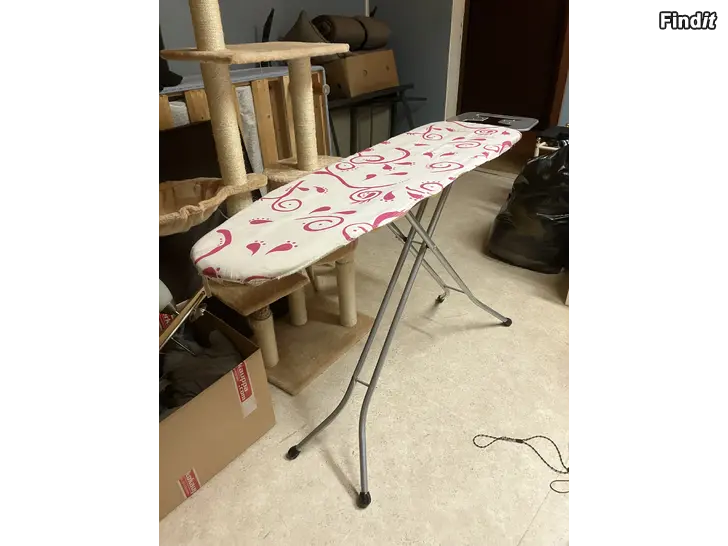 Säljes 2 st strykbräden