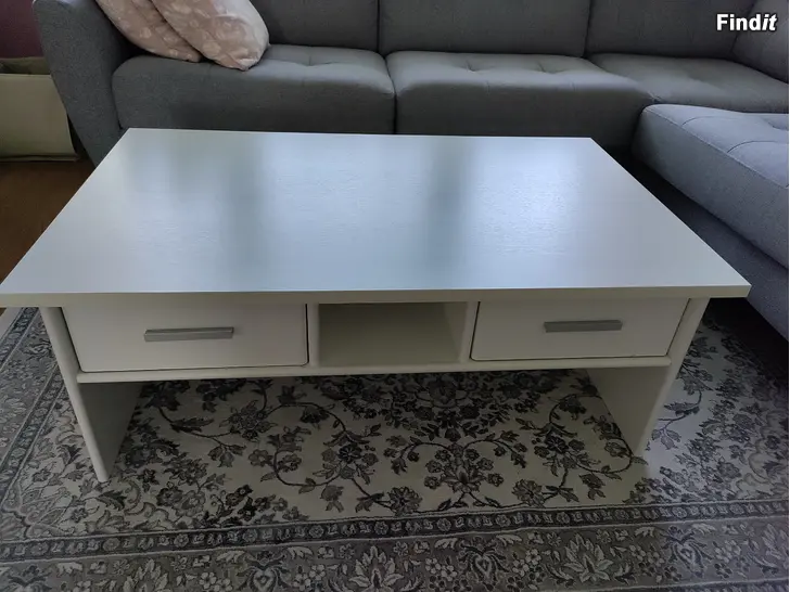 Säljes Stabilt soffbord