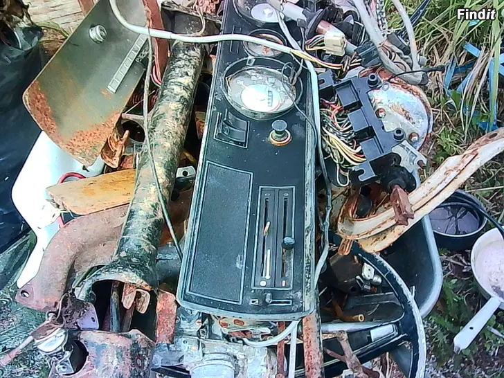 Myydään Opel Rekord Caravan osaa