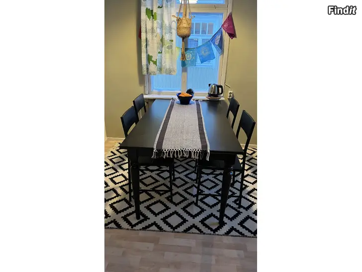 Myydään Bord och stolar