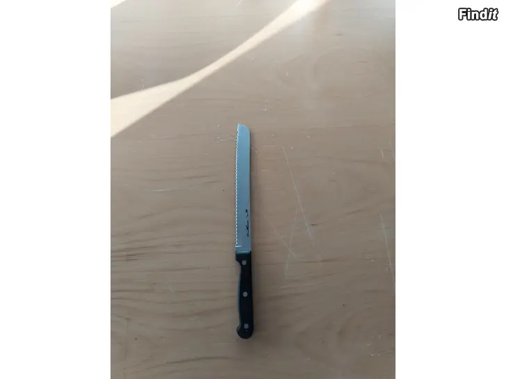 Myydään Leipäveitsi