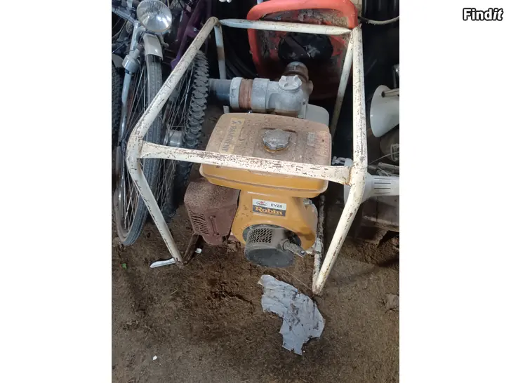 Säljes Större vattenpump, bensinmotor