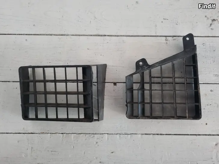 Myydään Mopar B-body 1966-70 Tuuletusluukkujen Ritilät