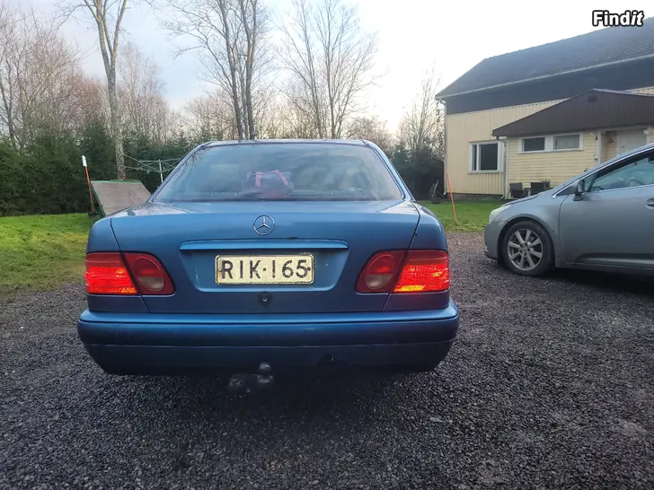 Myydään Mercedes w210 2.2d