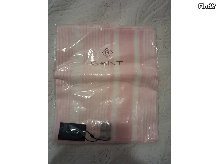 Myydään Gant huivi, 637 California Pink. Uusi