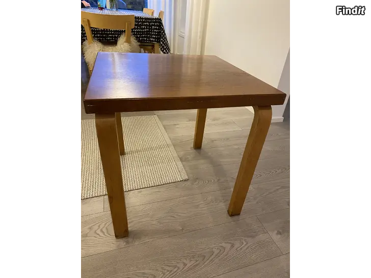 Myydään Artek pöytä