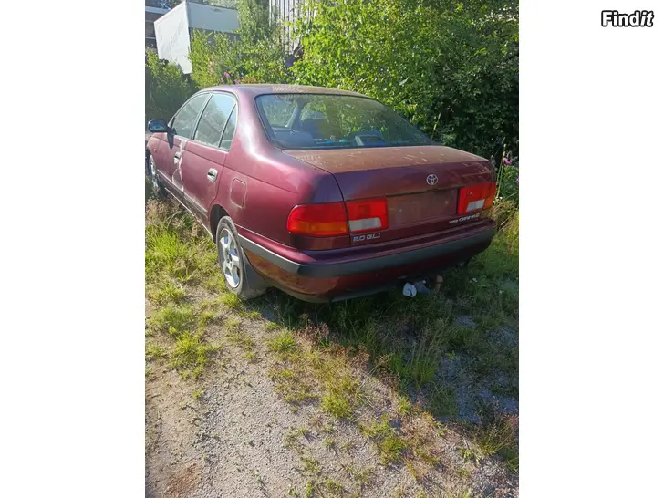 Säljes Toyota Carina e 2,0 gli