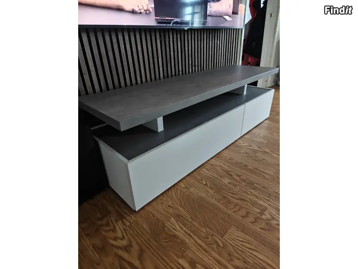 Säljes Tv bord