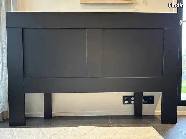 Säljes Sänggavel med förvaring