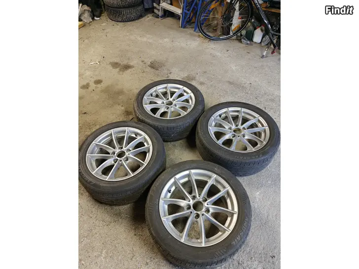 Myydään BMW 17 vanteet kesärenkailla