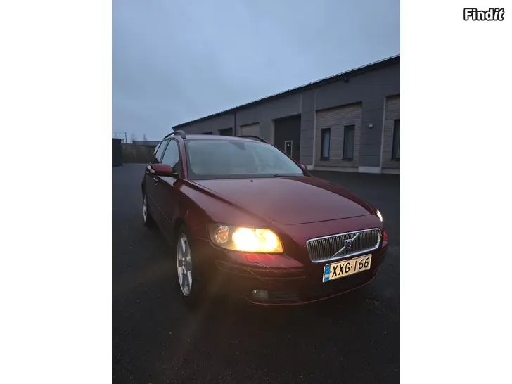 Myydään Volvo V50 2.5T AWD T5 Aut -05 Nybesiktad