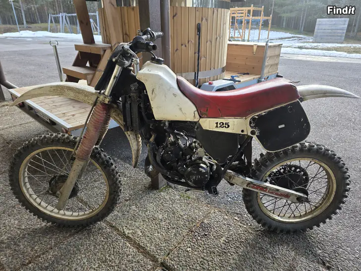 Myydään Yamaha yz 125