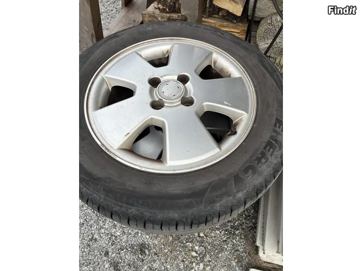Säljes 4x100 aluvanteet 185/65-15 kesärenkailla