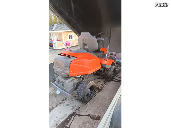 Myydään Husqvarna  R214
