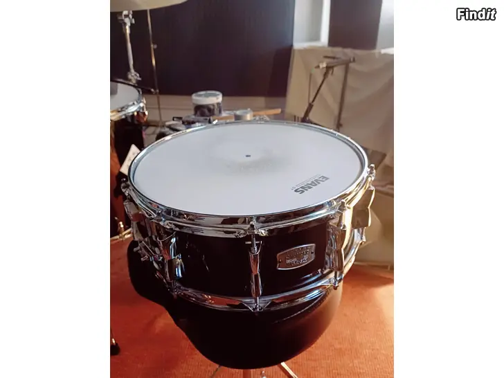 Säljes Yamaha stage custom, cymbaler