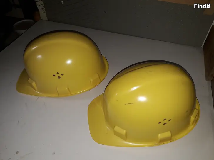 Myydään Suojakypärät, 2 kpl