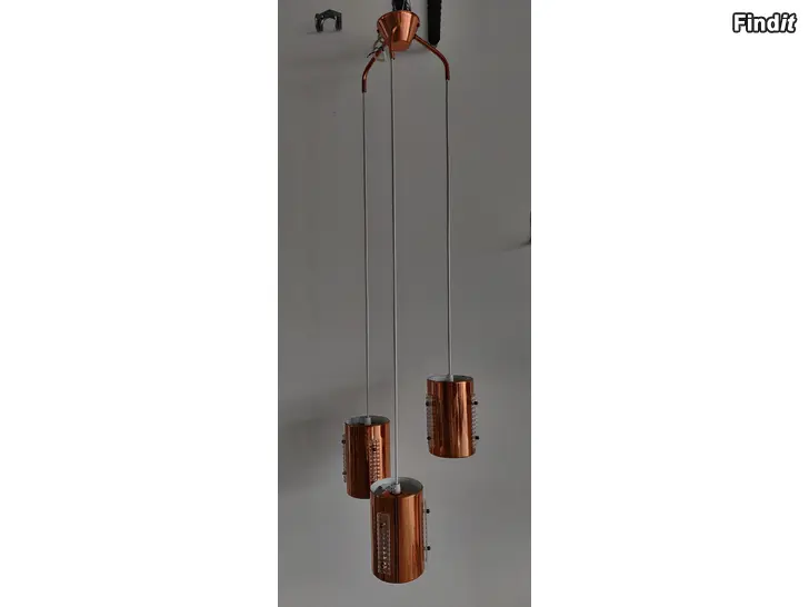 Säljes Retro taklampa med 3 skärmar